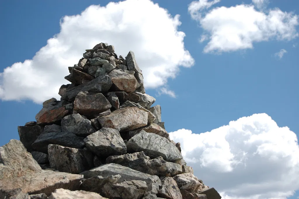 Cairn.jpg_33919ee5-4be9-4db1-bb2c-4bdeed5846a8.webp.webp